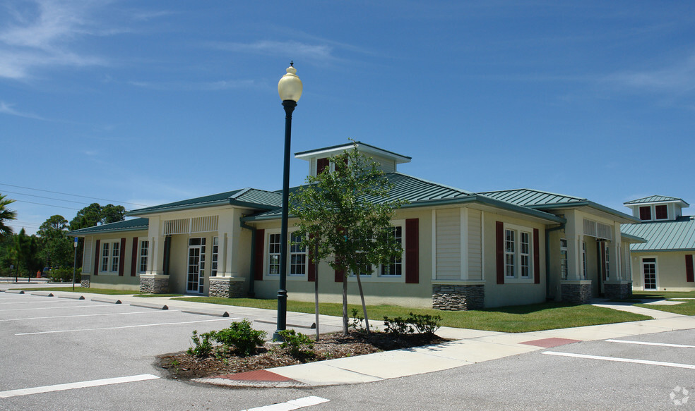 2747 Sycamore St, North Port, FL for lease - Building Photo - Image 3 of 6