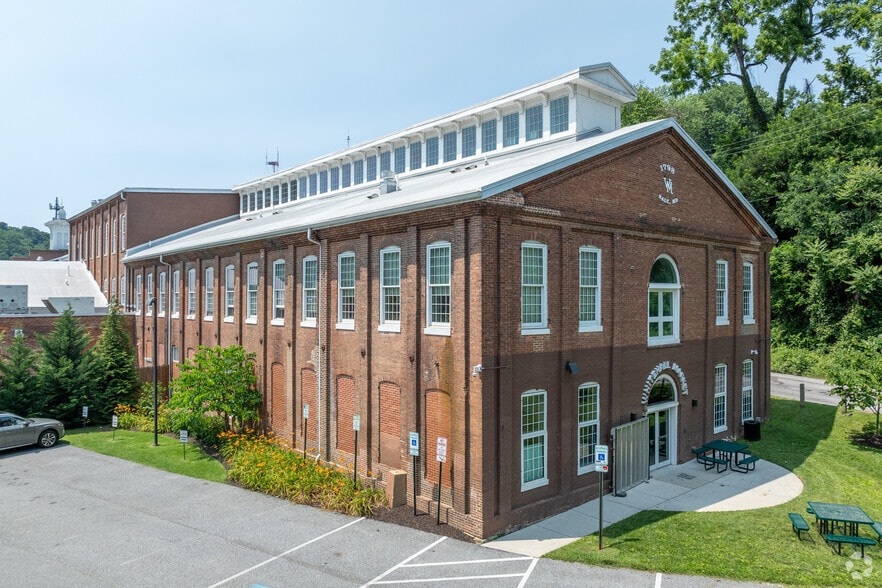 3300 Clipper Mill Rd, Baltimore, MD for lease - Building Photo - Image 2 of 20