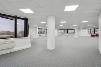 Office in Argenteuil for lease Interior Photo- Image 2 of 2