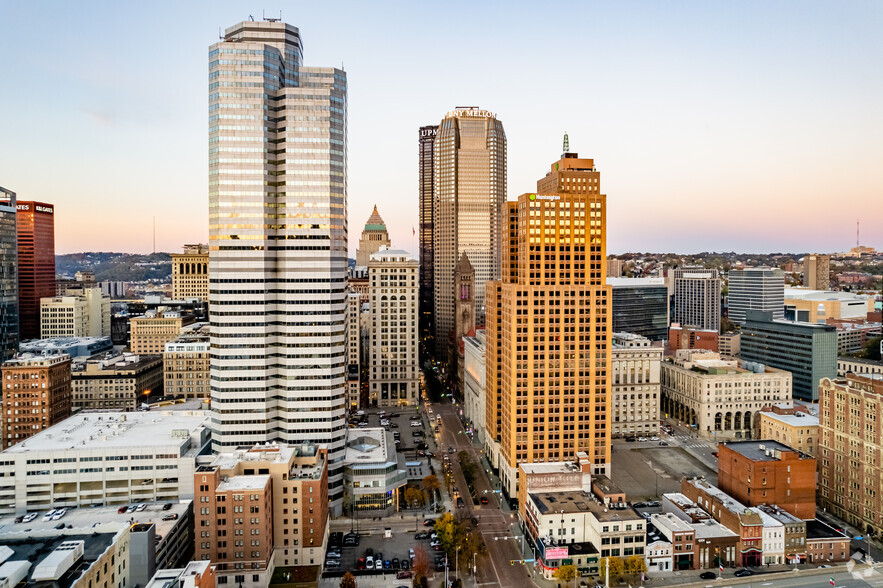 500 Grant St, Pittsburgh, PA for lease - Aerial - Image 3 of 3