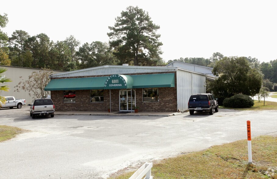 6011 Ogeechee Rd, Savannah, GA 31419