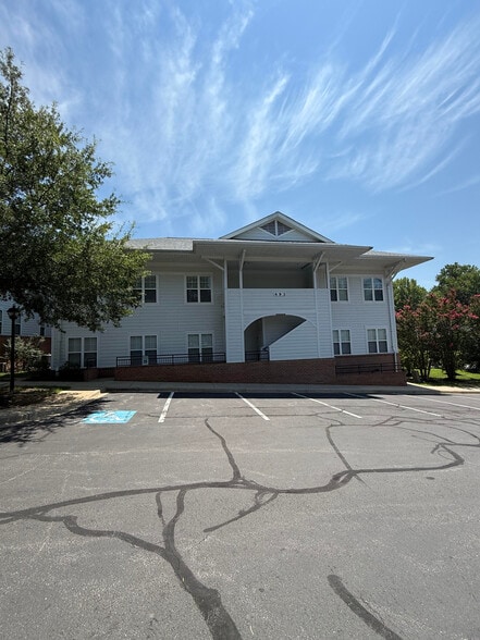 489, 493, & 501 Main Street portfolio of 3 properties for sale on LoopNet.com - Building Photo - Image 2 of 4