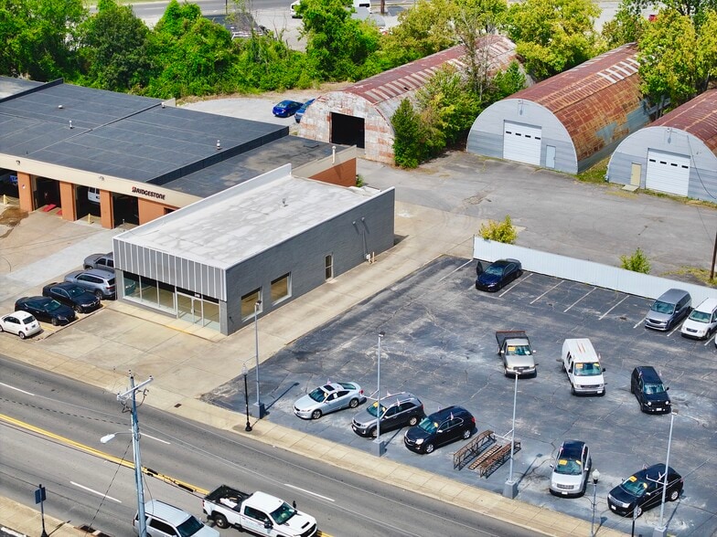 240 W Main St, Gallatin, TN for lease - Building Photo - Image 1 of 6
