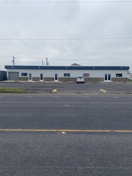 47538 TX-100 Hwy, Laguna Heights, TX for lease - Primary Photo - Image 1 of 12