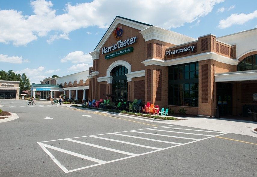 2120 Wayne Memorial Dr, Goldsboro, NC for lease - Building Photo - Image 2 of 3