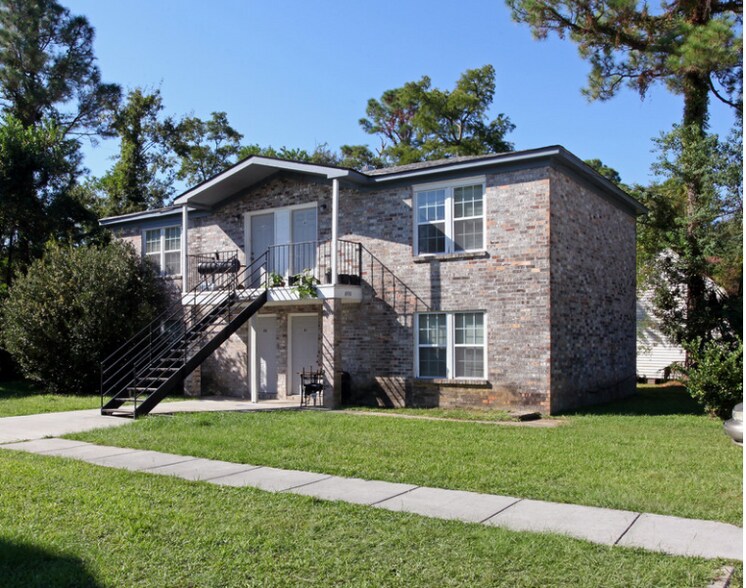 6524 Jasmine St, Moss Point, MS 39563