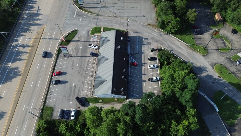 195 Sheffield Dr, Delmont, PA for lease - Building Photo - Image 3 of 4