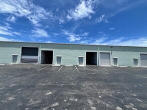 1200-1340 Stirling Rd, Dania Beach, FL for lease Building Photo- Image 2 of 15