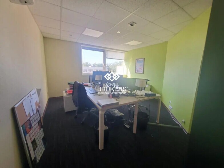 Office in Annecy for lease - Interior Photo - Image 2 of 17