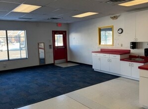 6251 N 110th Ave, Champlin, MN for lease Interior Photo- Image 1 of 9