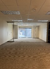 1700 Pacific Ave, Dallas, TX for lease Interior Photo- Image 2 of 7