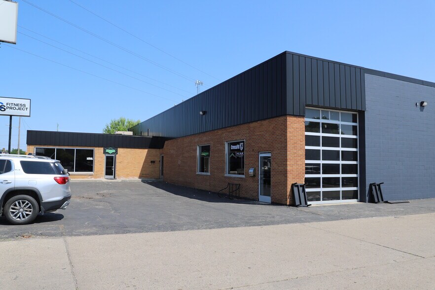 668 E 9 Mile Rd, Ferndale, MI 48220