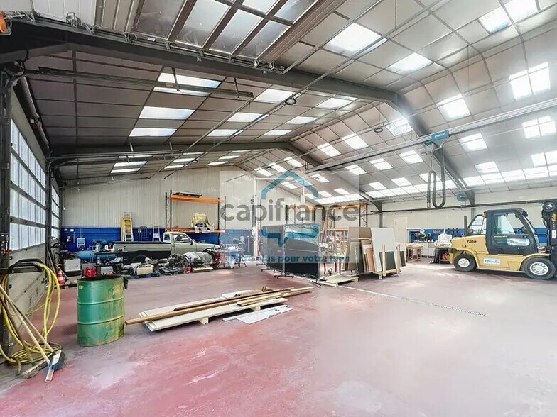 Office in Montmélian for lease - Interior Photo - Image 3 of 6