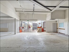 8 Hume St, North Toowoomba for lease Interior Photo- Image 2 of 6