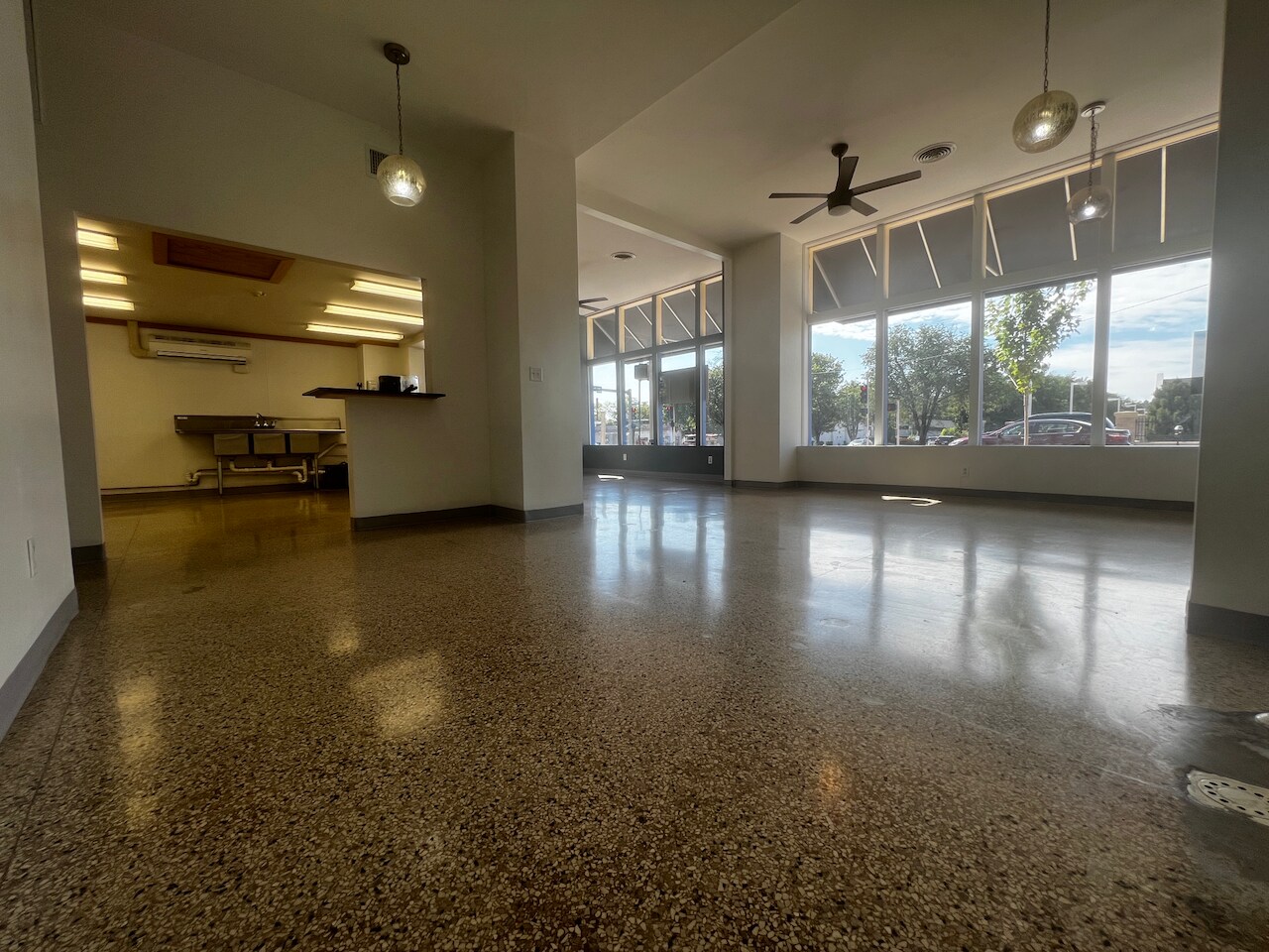 3855 Lindell Blvd, Saint Louis, MO for lease Interior Photo- Image 1 of 22