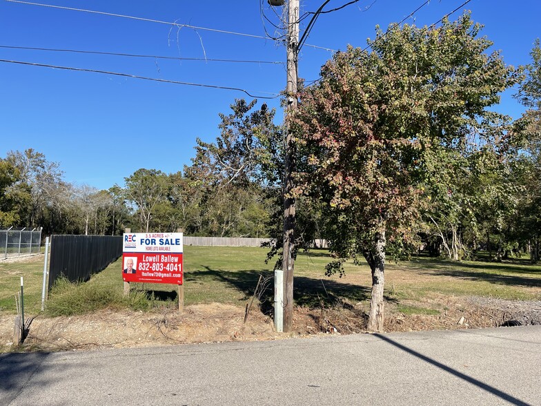 230 Middleton St, Bacliff, TX for sale - Building Photo - Image 1 of 14