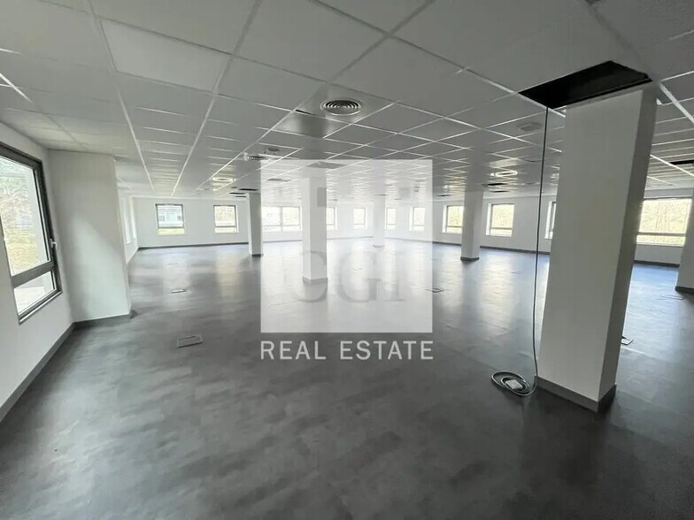 Office in Limonest for lease - Interior Photo - Image 3 of 14