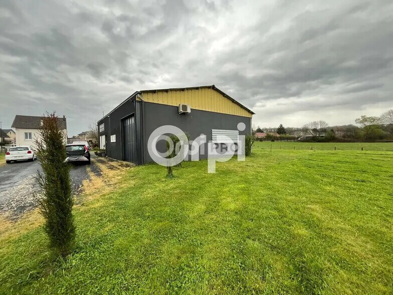 Industrial in Mansac for lease - Building Photo - Image 1 of 6