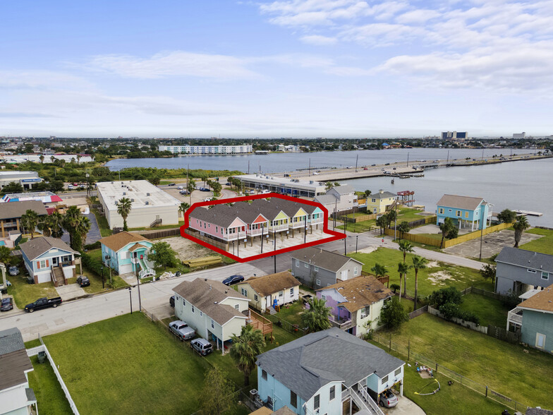 1028 62nd St, Galveston, TX for sale - Aerial - Image 1 of 7