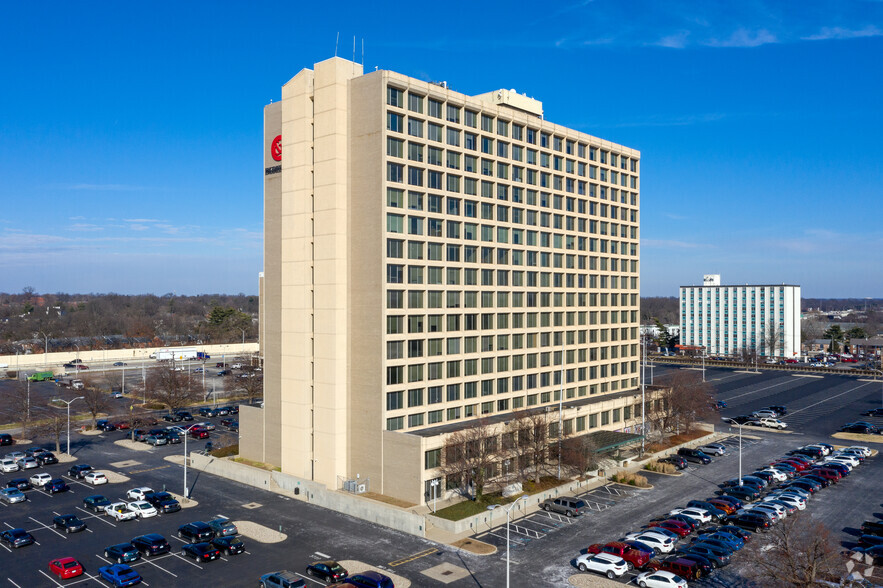 1941 Bishop Ln, Louisville, KY for lease - Building Photo - Image 1 of 15