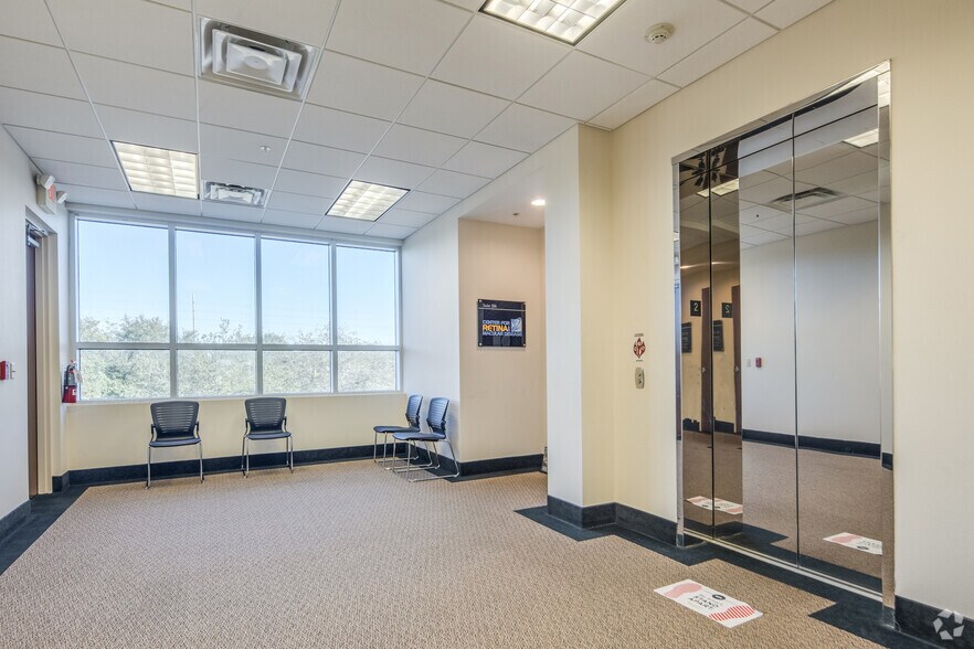 1655 E Hwy 50, Clermont, FL for sale - Interior Photo - Image 2 of 9