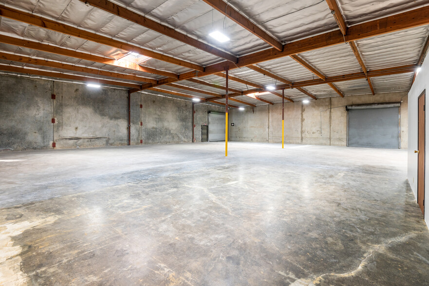 8320 Isis Ave, Los Angeles, CA for lease - Building Photo - Image 2 of 9