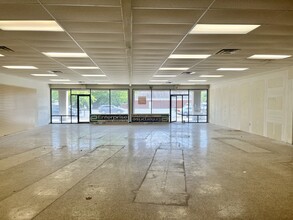 4556-4568 Cemetery Rd, Hilliard, OH for lease Interior Photo- Image 2 of 3