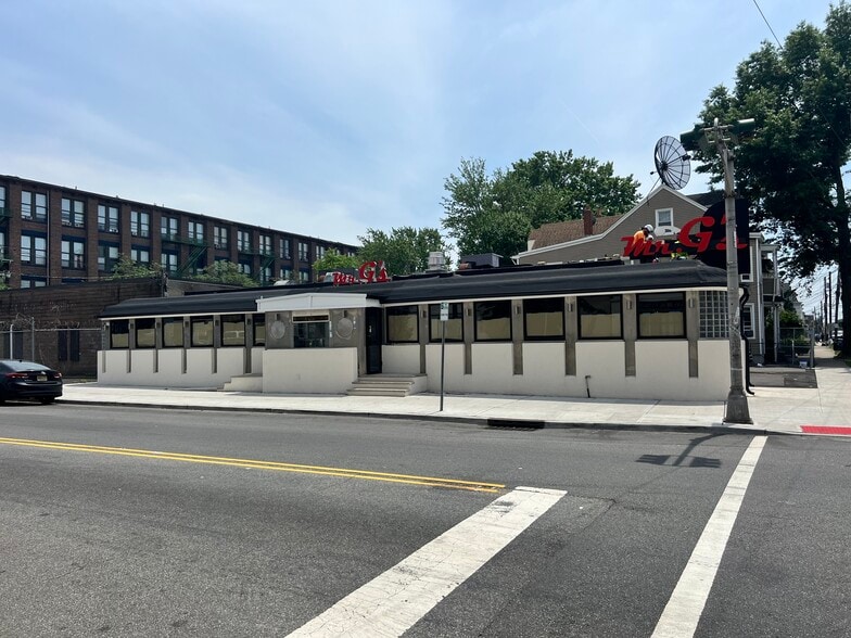 455 E 18th St, Paterson, NJ for sale - Building Photo - Image 1 of 1