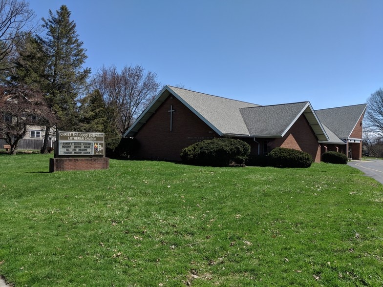 1000 N Winton Rd, Rochester, NY 14609