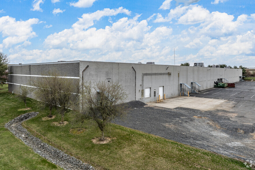 19 Commerce Ct, Cranbury, NJ for lease - Building Photo - Image 3 of 5