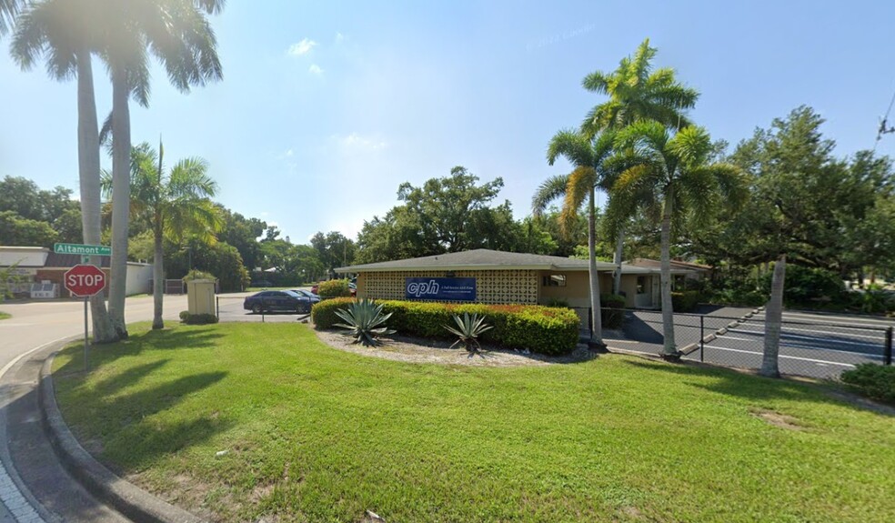 2216/2220 Altamont Ave, Fort Myers, FL for lease - Building Photo - Image 1 of 6