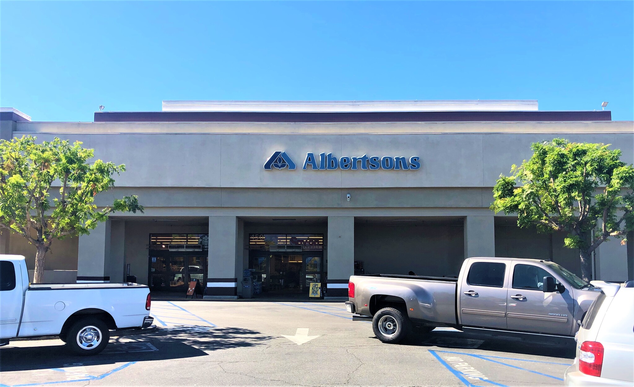 700 E Redlands Blvd, Redlands, CA 92373 - Citrus Village Plaza ...