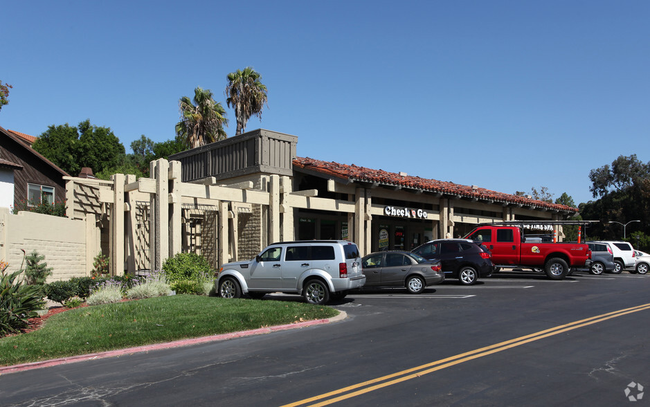 5620-5680 Lake Murray Blvd, La Mesa, CA for lease - Building Photo - Image 2 of 8