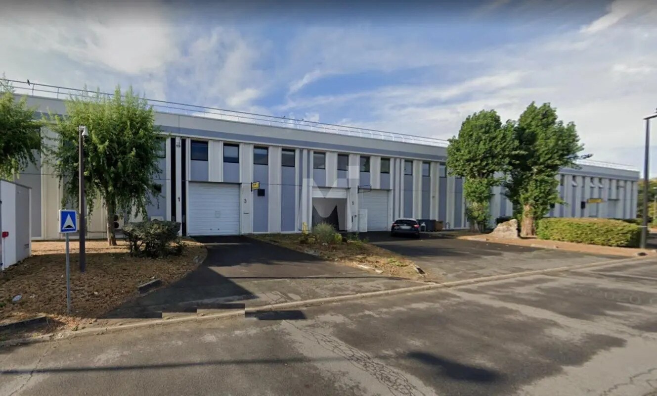 Office in Lisses for lease Building Photo- Image 1 of 10