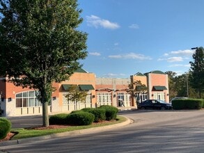 7020 Huntley Rd, Carpentersville, IL for lease Interior Photo- Image 2 of 13