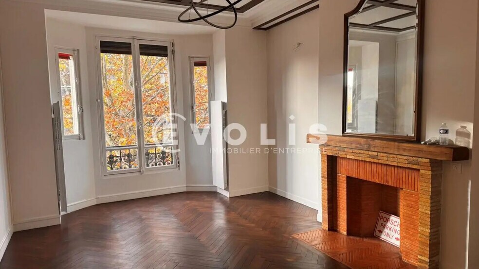 Office in Paris for lease - Interior Photo - Image 1 of 6