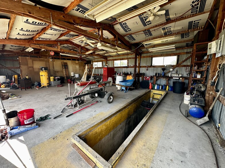 1918 Auction Barn Rd, Belton, TX for sale - Interior Photo - Image 3 of 42