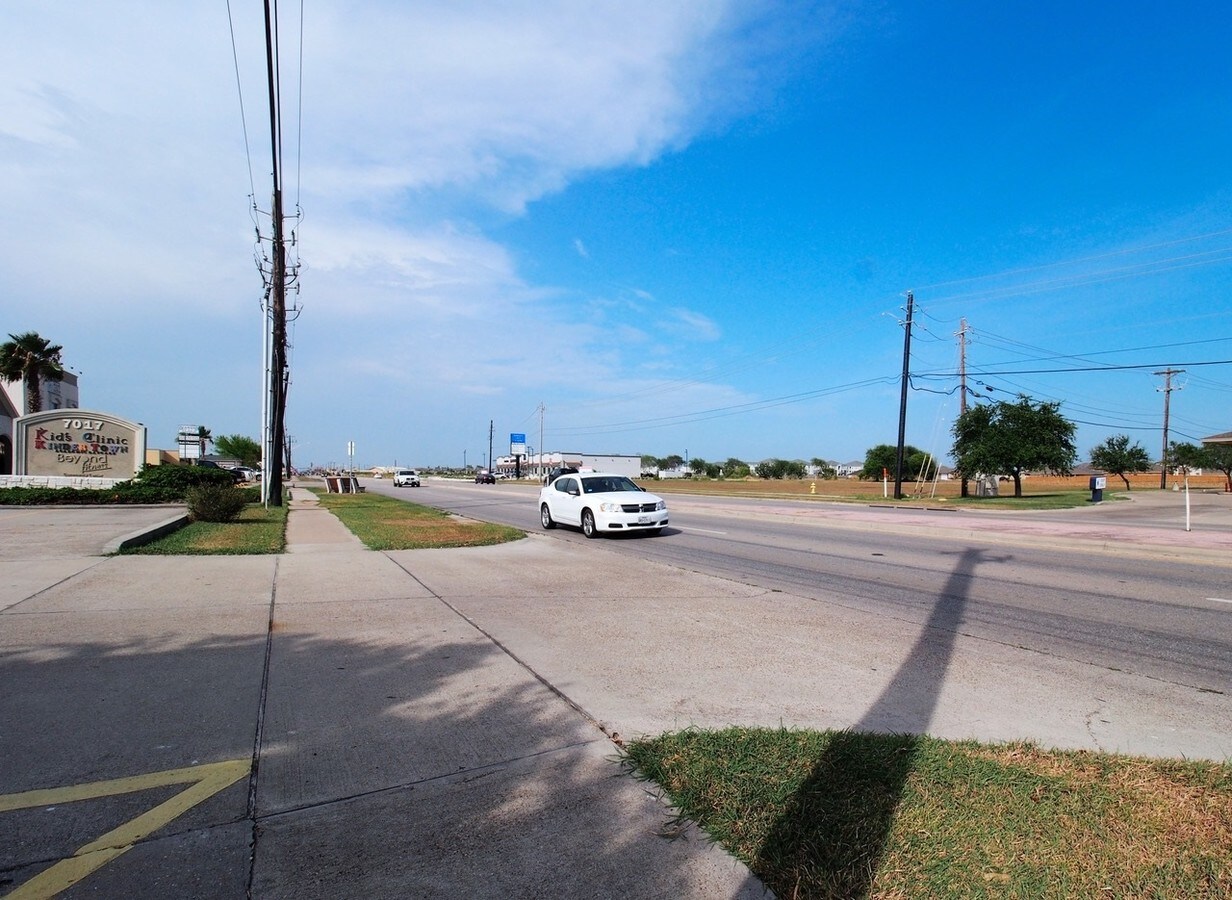 7017 S Staples St, Corpus Christi, TX 78413