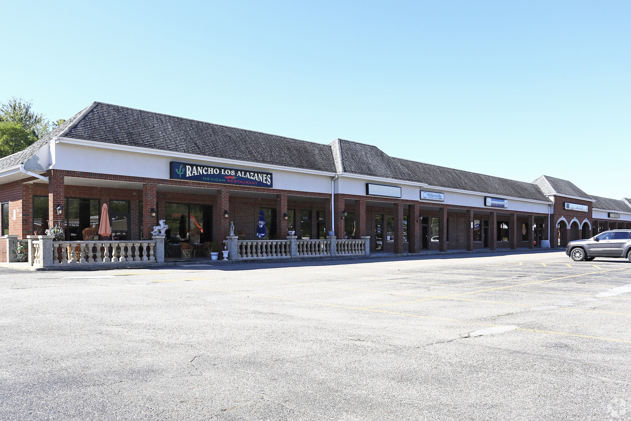 8001-8053 Mayfield Rd, Chesterland, OH for sale Primary Photo- Image 1 of 1