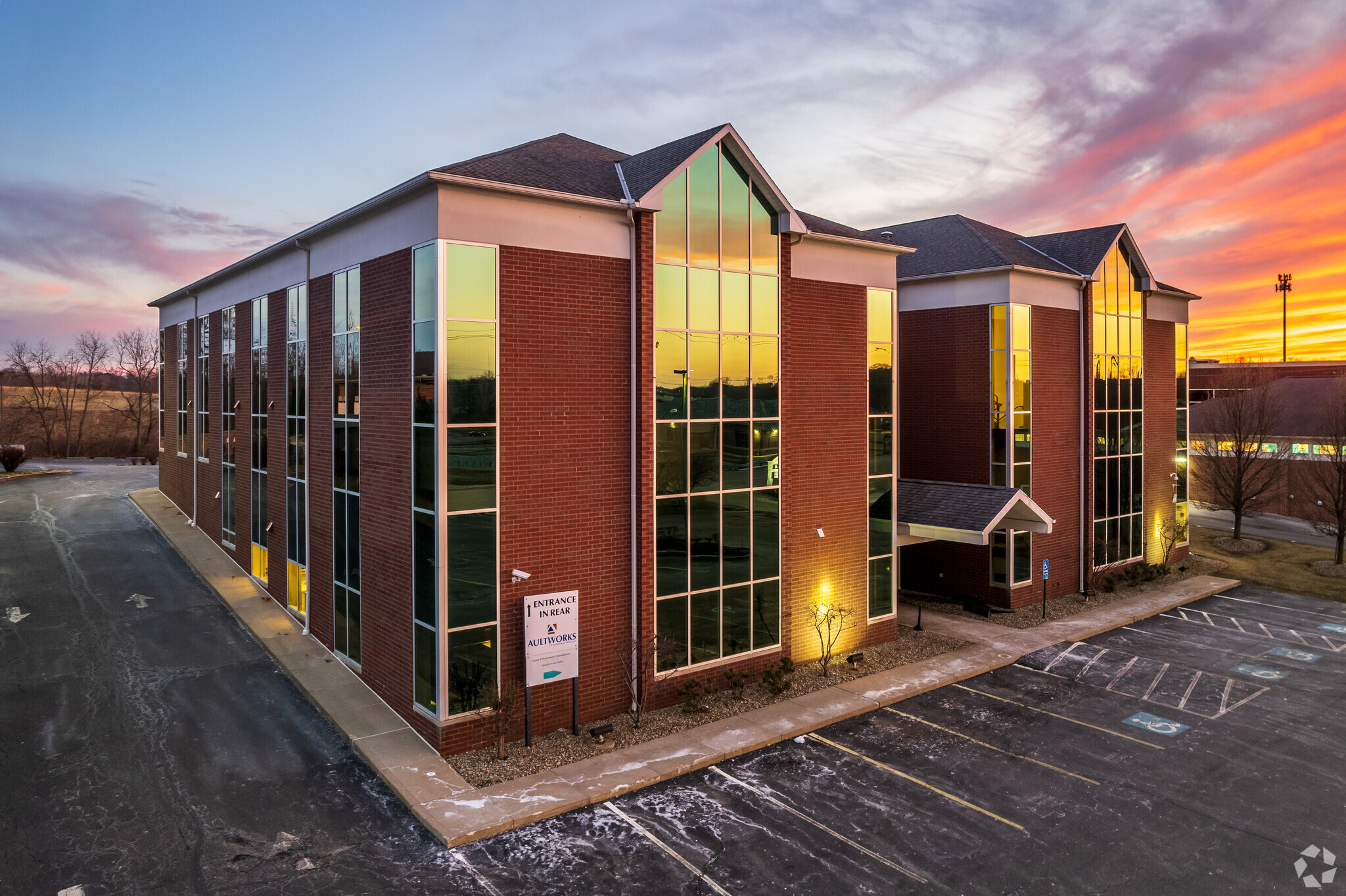 4650 Hills & Dales Rd NW, Canton, OH for sale Primary Photo- Image 1 of 1