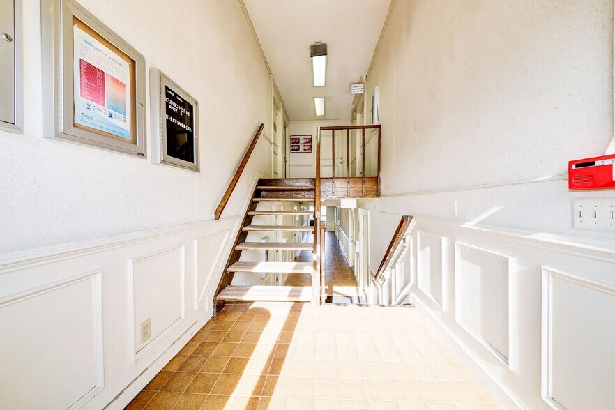 70 Schanck Rd, Freehold, NJ 07728 Gable Building