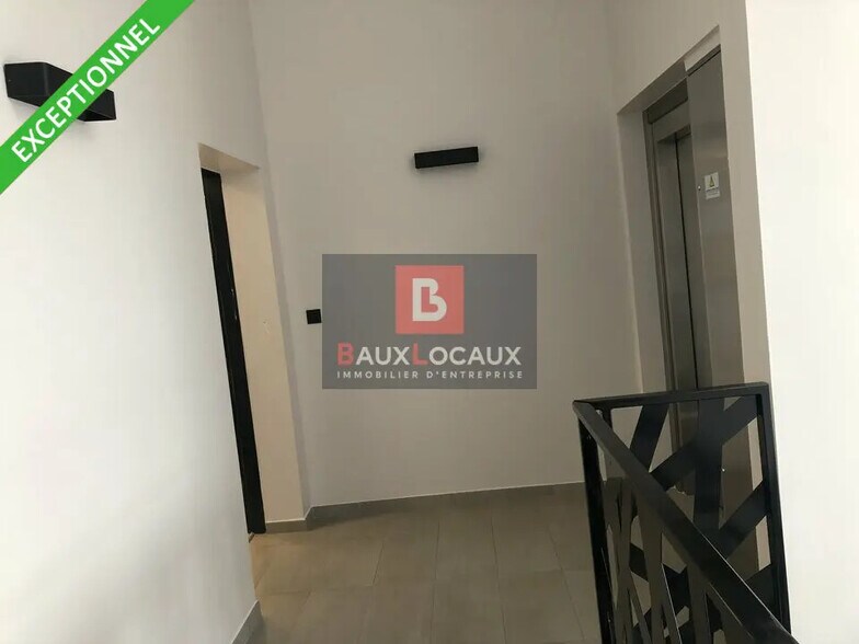 Flex in Bouc-Bel-Air for lease - Interior Photo - Image 2 of 20