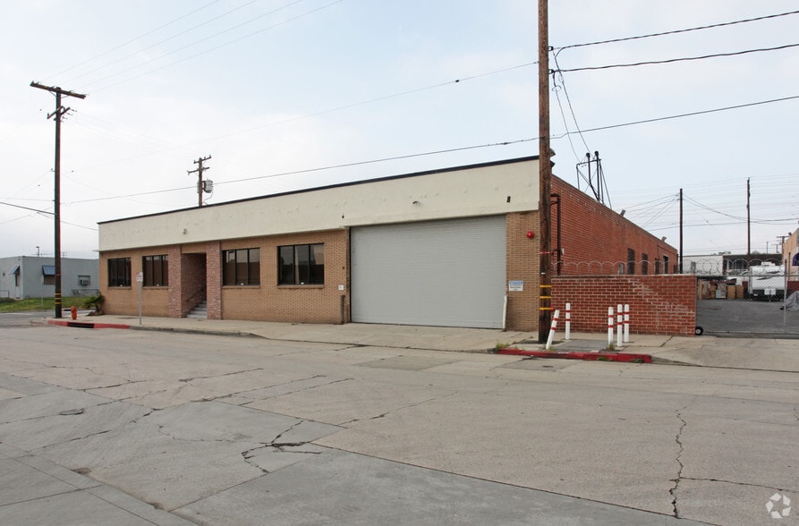 801 N Lake St, Burbank, CA for lease - Building Photo - Image 3 of 4