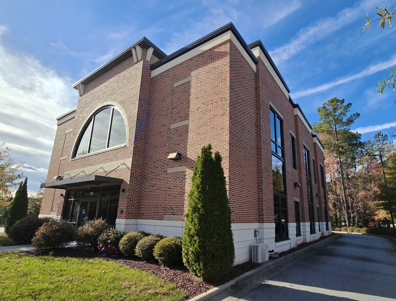 701 Mutual Ct, Raleigh, NC for sale - Building Photo - Image 1 of 51