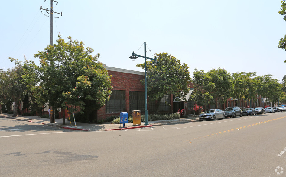 1251-1259 Park Ave, Emeryville, CA for lease - Building Photo - Image 2 of 11