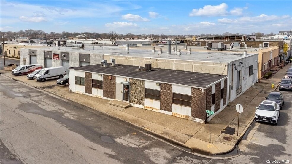 55 Saint Mary's Pl, Freeport, NY for lease - Building Photo - Image 1 of 10