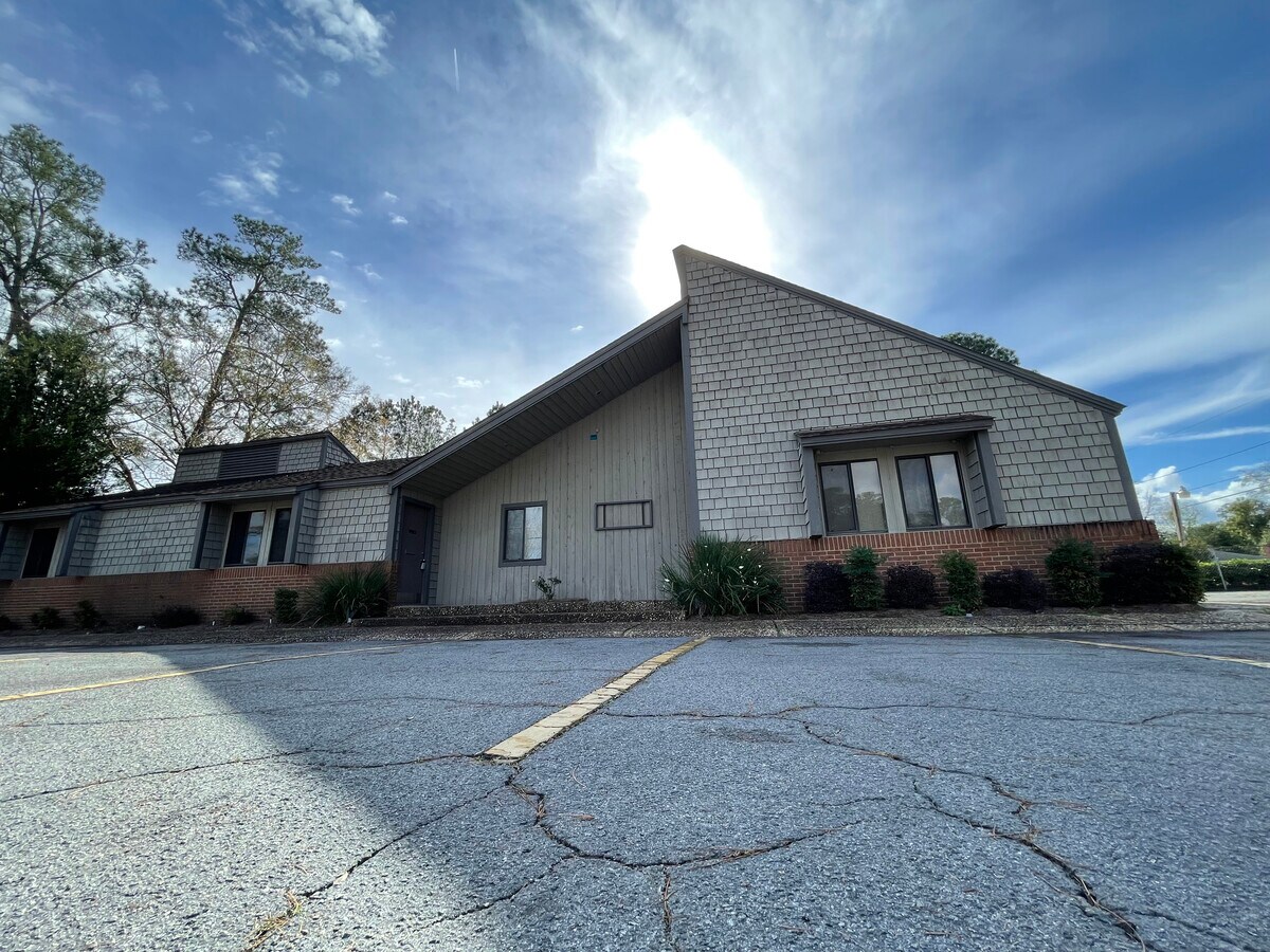 2310 N Patterson St, Valdosta, GA 31602