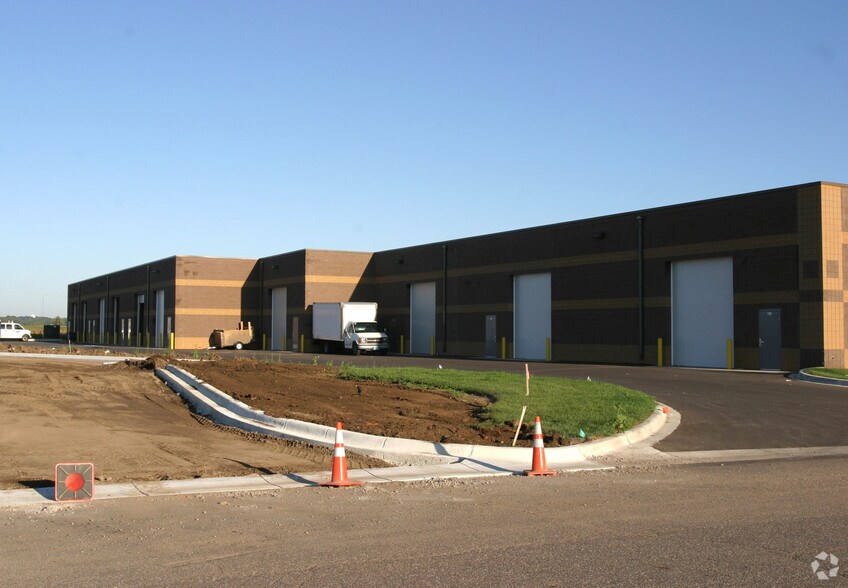 5708 Upper 147th St W, Apple Valley, MN for lease - Building Photo - Image 2 of 6