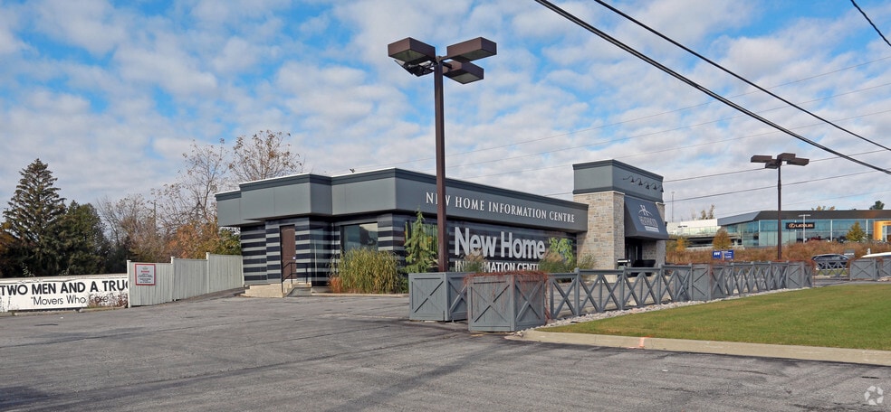 11488 Yonge St, Richmond Hill, ON for lease - Primary Photo - Image 1 of 6