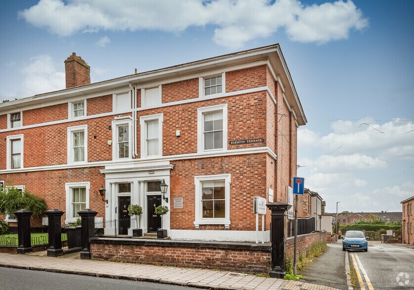 55 Hoole Rd, Chester for sale - Primary Photo - Image 1 of 1